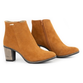 Olivier Botas Sara Rude de tacón naranja 2