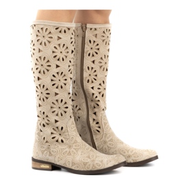 Olivier Botas de mujer caladas beige claro 9