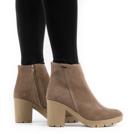 Olivier Botas aislantes de mujer Riva de ante en color beige oscuro 1