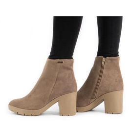 Olivier Botas aislantes de mujer Riva de ante en color beige oscuro 3