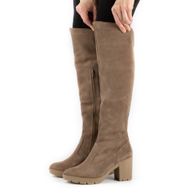 Olivier Botas de ante beige oscuro calentadas en el puesto de Margaret 4