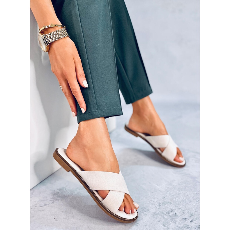 BM Zapatillas casa de mujer Alyson Beige con forma de cruz 2