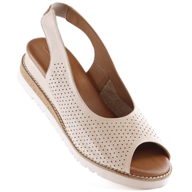 Sandalias cómodas de piel beige para mujer Artiker 50C0863 1