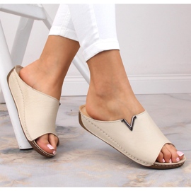 Babuchas mujer cuña piel beige T.Sokolski L22-301 5
