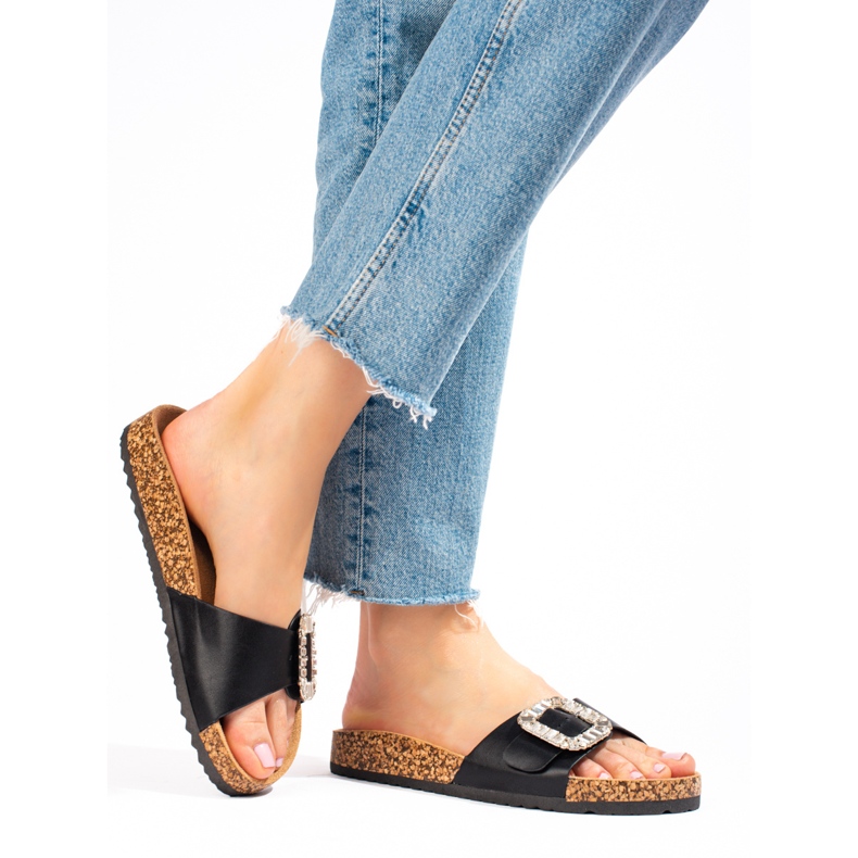 Cómodas zapatillas negras de mujer en la plataforma Shelovet negro 1