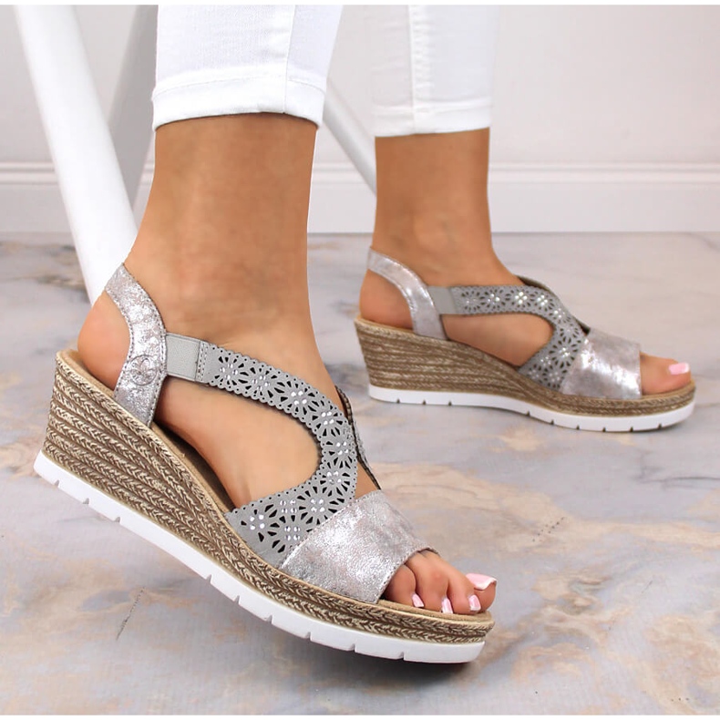 Cómodas sandalias de mujer sin cordones con elástico Rieker 61916-91 multicolor 2