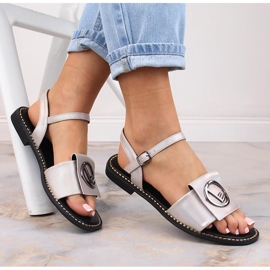 Sandalias mujer cómodas planas beige brillante S.Barski Kv 2775-45 2