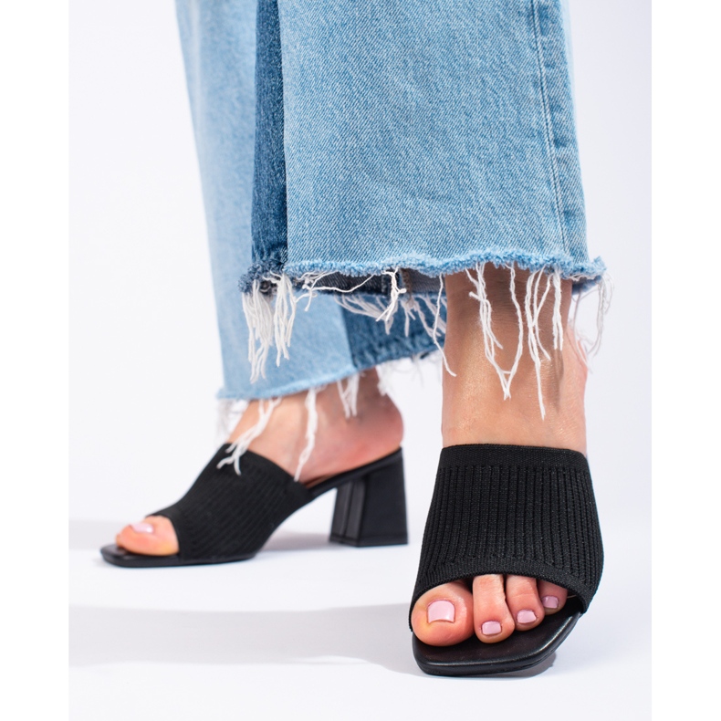 Chanclas de mujer Shelovet de textil negro en el poste 1