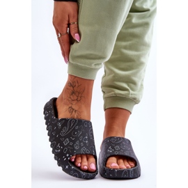 Zapatillas de mujer de moda en una plataforma masiva Lorette negro 3