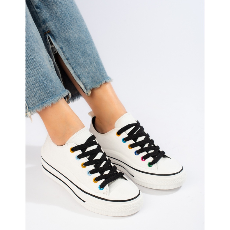 Zapatillas de mujer en la plataforma Shelovet blanco. 1