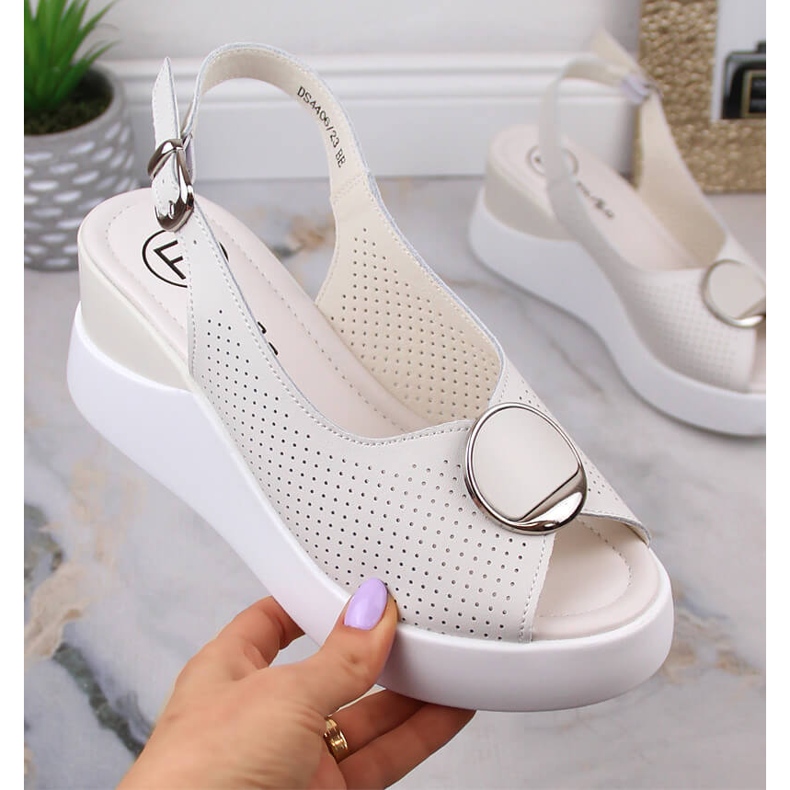 Sandalias mujer cuña piel beige Filippo DS4406 1