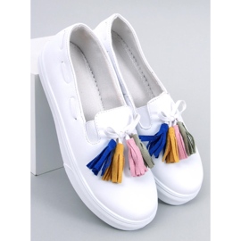 Salma White zapatillas primaverales con borlas blanco 3