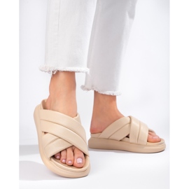 Zapatillas en la plataforma LA.FI beige 5