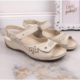 Cómodas sandalias mujer de piel con tiras de velcro Ekri Helios 266-2 beige 3