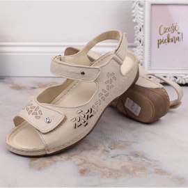 Cómodas sandalias mujer de piel con tiras de velcro Ekri Helios 266-2 beige 4