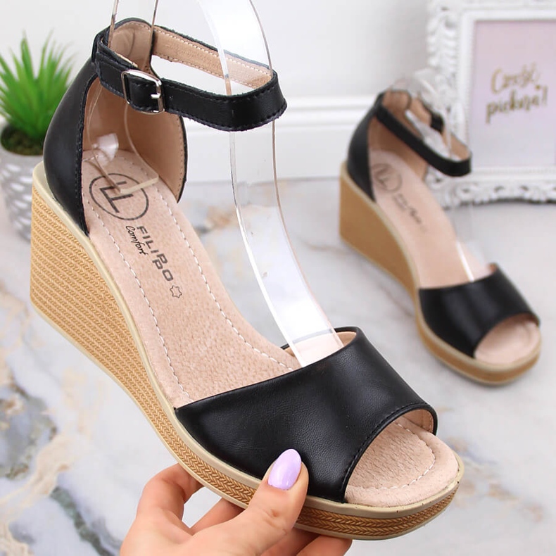 Sandalias cuña mujer cómodas en piel negro Filippo DS4507 1