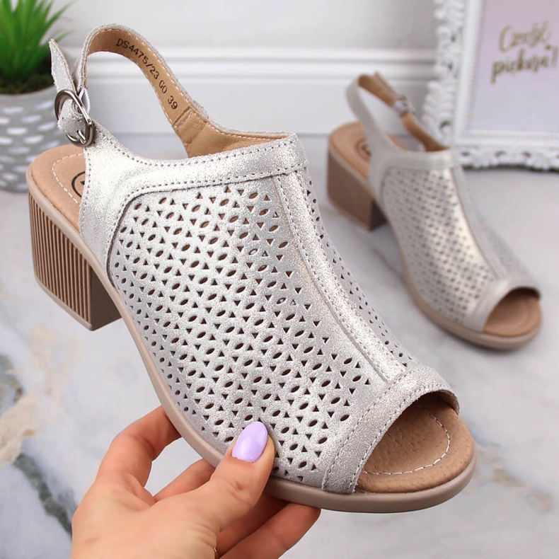 Sandalias cómodas de piel para mujer con tacones dorados Filippo DS4475 1