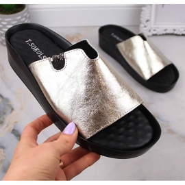 Babucha mujer en piel metalizado dorado T.Sokolski L23-346 2