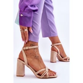 Sandalias Clásicas Ante Beige Bernett 4