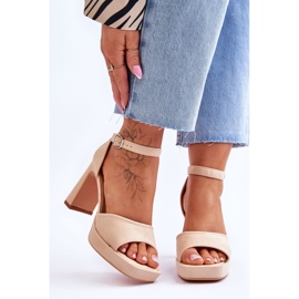 Sandalias Clásicas Ante Plataforma Beige Con Clase 1