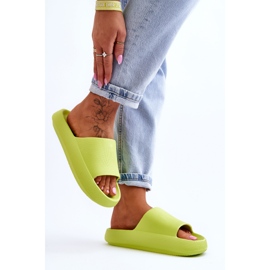 Zapatillas ligeras de moda en una suela de color lima sólida Rebel verde 6