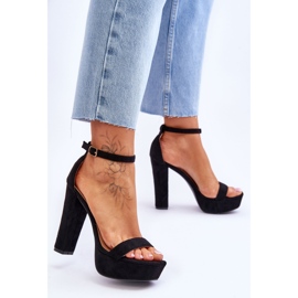 Cómodas Sandalias De Ante Con Tacón Negro Essence 2