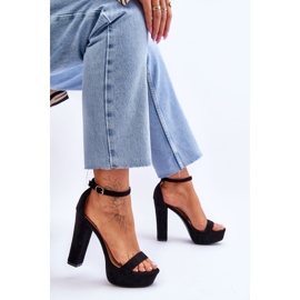 Cómodas Sandalias De Ante Con Tacón Negro Essence 6
