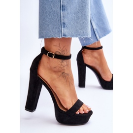 Cómodas Sandalias De Ante Con Tacón Negro Essence 7