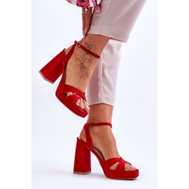 Sandalias de tacón cuadrado de ante rojo potente 4