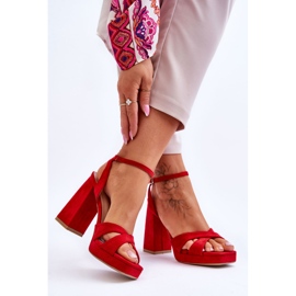 Sandalias de tacón cuadrado de ante rojo potente 2
