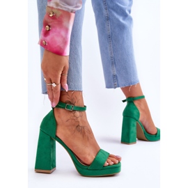 Sandalias de tacón cuadrado Merila verde ante de moda 3