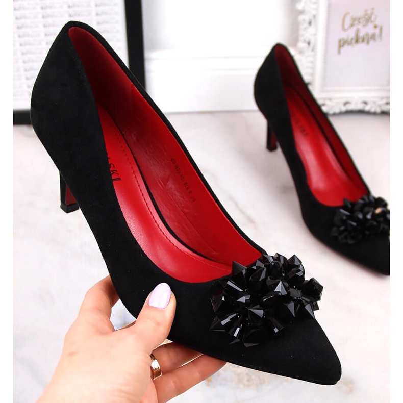 Zapatos de salón de mujer en ante con abalorios T.Sokolski W23-401 negro 1