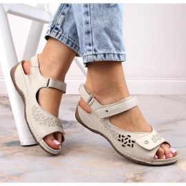 Cómodas sandalias mujer de piel con tiras de velcro Ekri Helios 266-2 beige 5