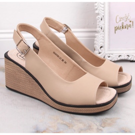 Cómodas sandalias de mujer en piel con cuña Filippo DS4508 beige 2