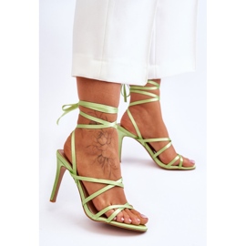 Sandalias Atadas De Mujer En Un Tacón Verde Meya 2