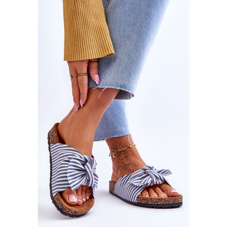 FJ1 Chanclas en una plataforma de corcho con rayas blancas y azules festivas blanco 2