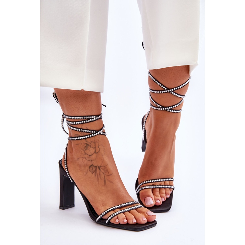 Elegantes Sandalias Nessy Atadas Negras Con Pedrería negro 1
