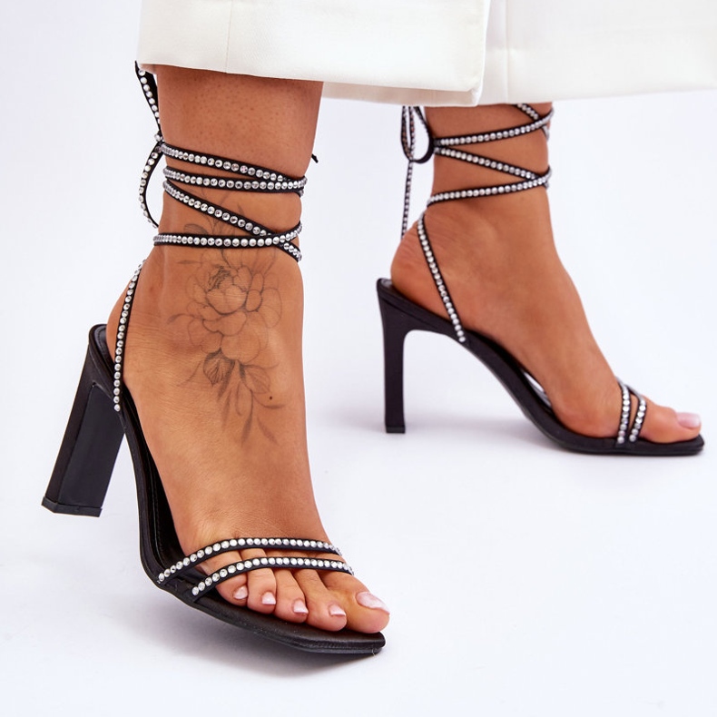 Elegantes Sandalias Nessy Atadas Negras Con Pedrería negro 2