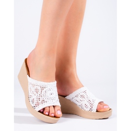 W. Potocki Pantuflas de cuña para mujer con cinturón calado, blanco Potocki 1 W. Potocki Pantuflas de cuña para mujer con cinturón calado, blanco Potocki 1