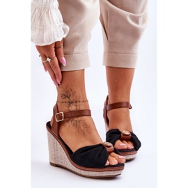 Sandalias Mujer Cuña Con Adorno Negro Candice 1