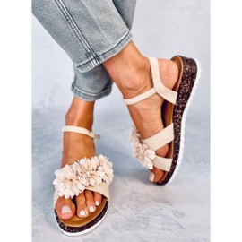 Sandalias de cuña con diseño floral en beige de Hahn 2
