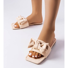 BM Chanclas elegantes beige con lazo de Thériault 1