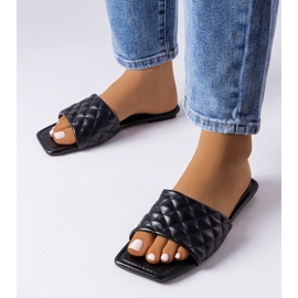 Chanclas elegantes negras con acolchado de Labrie negro 1