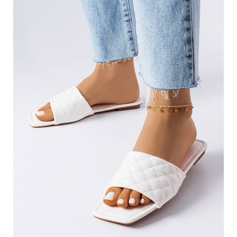 Chanclas elegantes blancas con acolchado de Labrie blanco 1