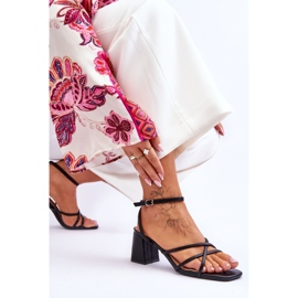 Sandalias de moda con tacones negros Felisa 5