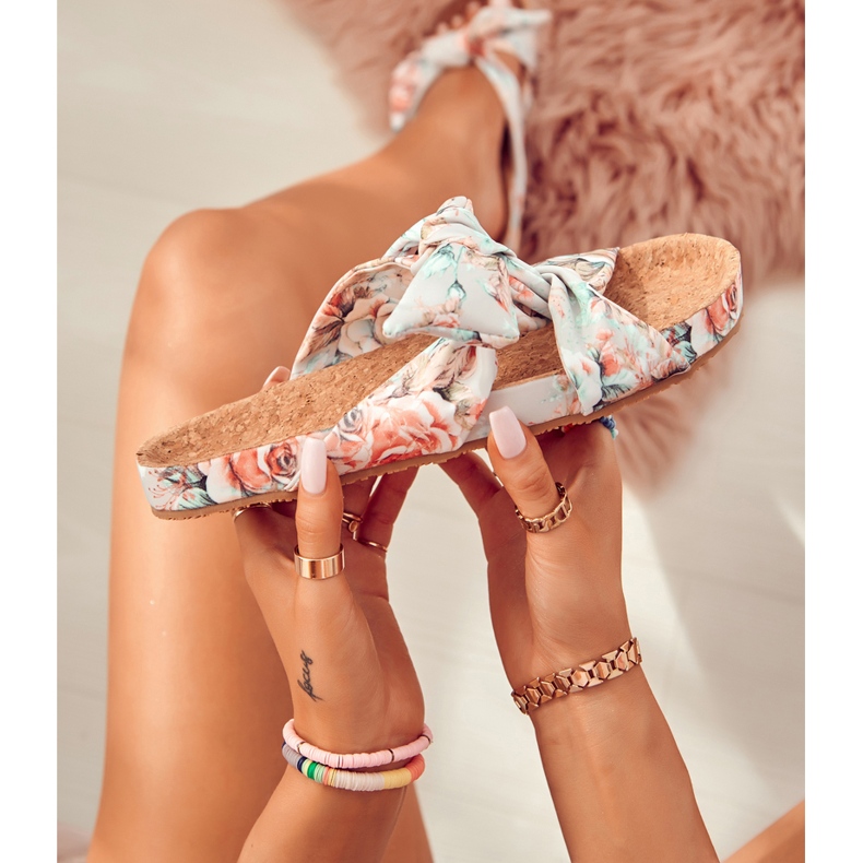 Pantuflas Clásicas Con Flores Big Star JJ274703 Gris Claro 4