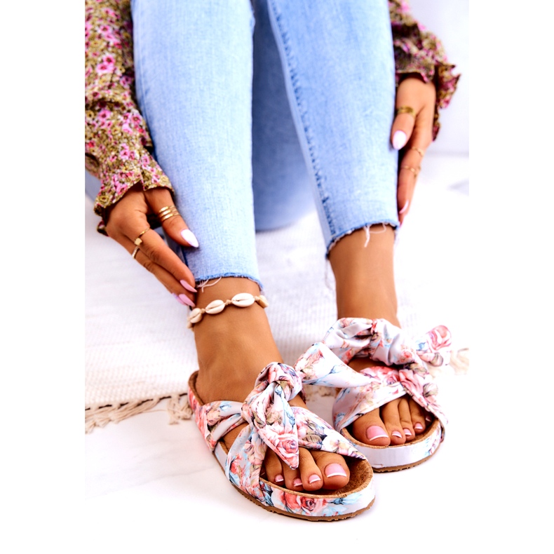 Pantuflas Clásicas Con Flores Big Star JJ274703 Gris Claro 2