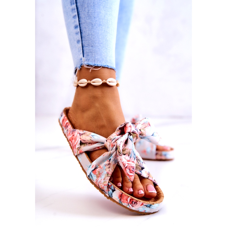 Pantuflas Clásicas Con Flores Big Star JJ274703 Gris Claro 1