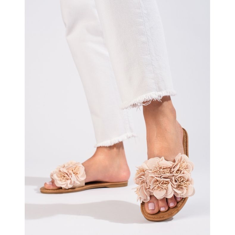 Babucha mujer beige con flores Shelovet 1