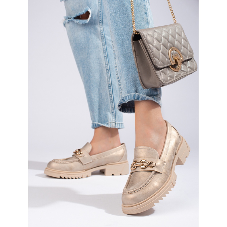 Zapatos brogue dorados con adorno Shelovet 1